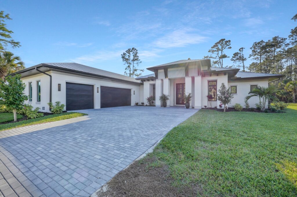 933 11th St SW, Naples, FL 34117 (34)